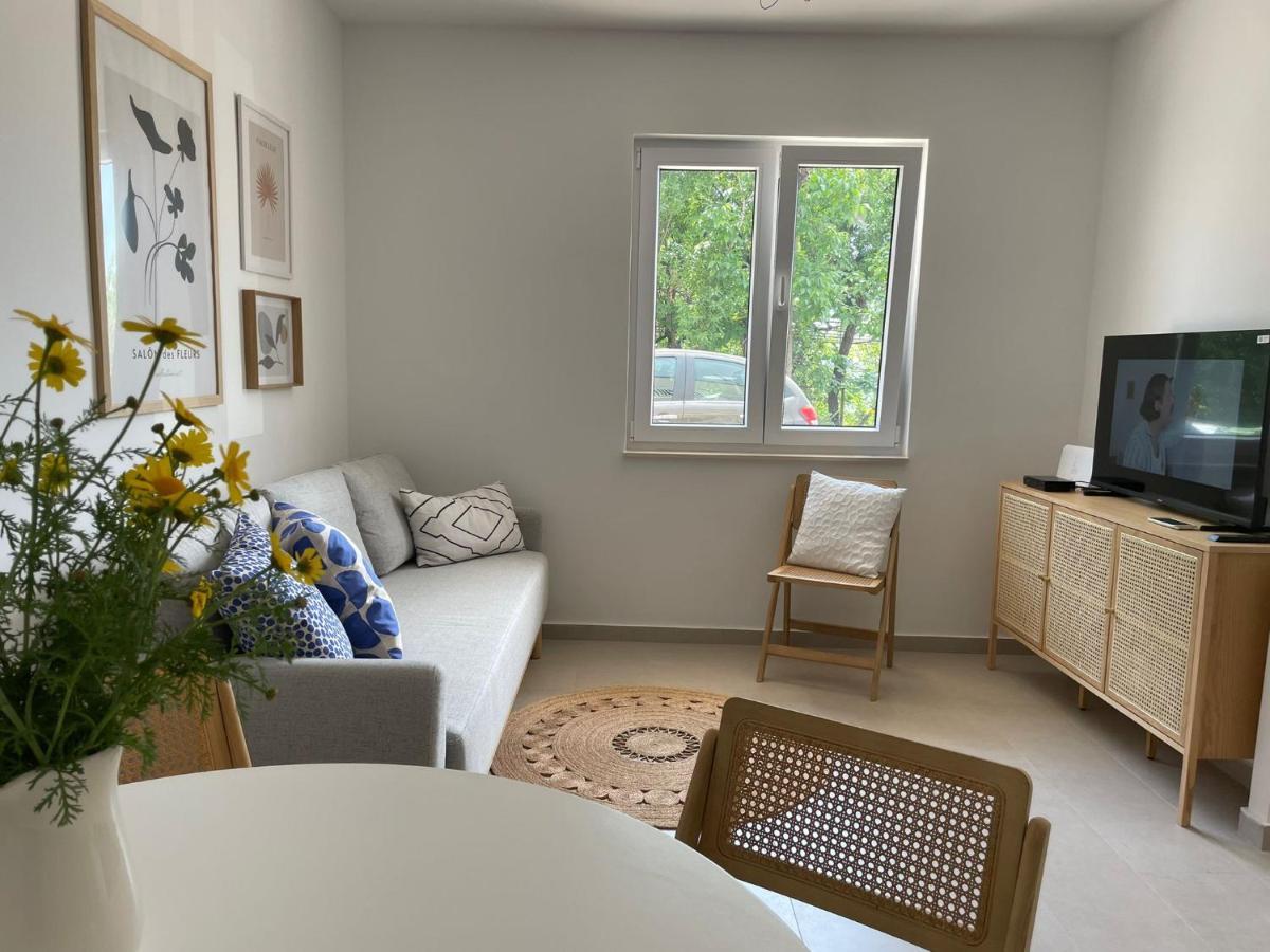 Apartment Sur La Plage Подстрана Экстерьер фото