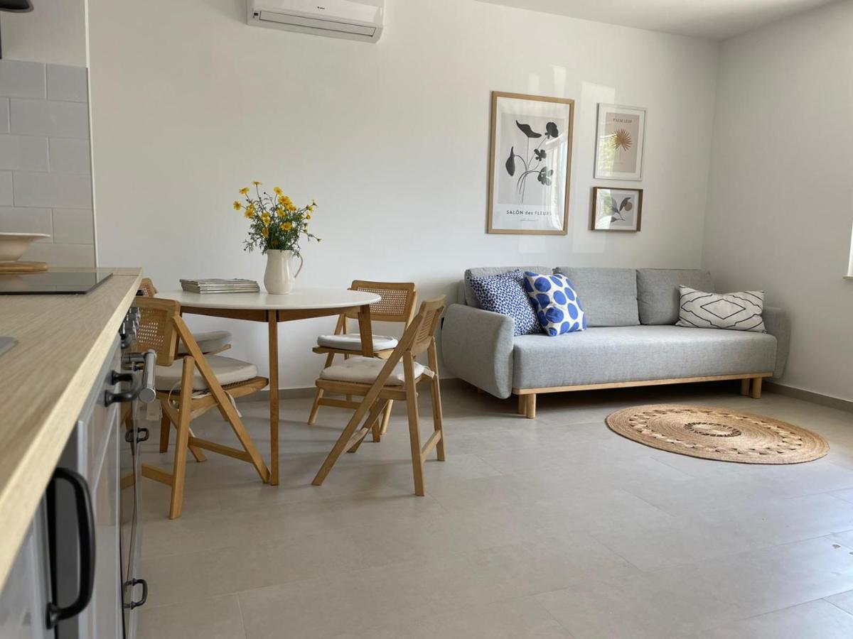 Apartment Sur La Plage Подстрана Экстерьер фото