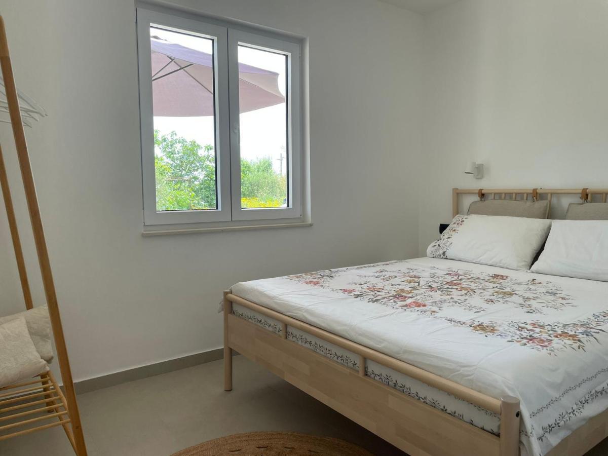 Apartment Sur La Plage Подстрана Экстерьер фото