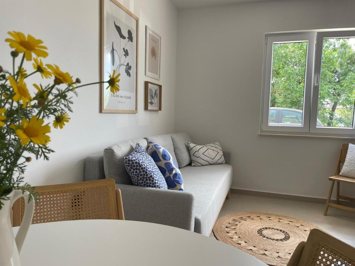 Apartment Sur La Plage Подстрана Экстерьер фото