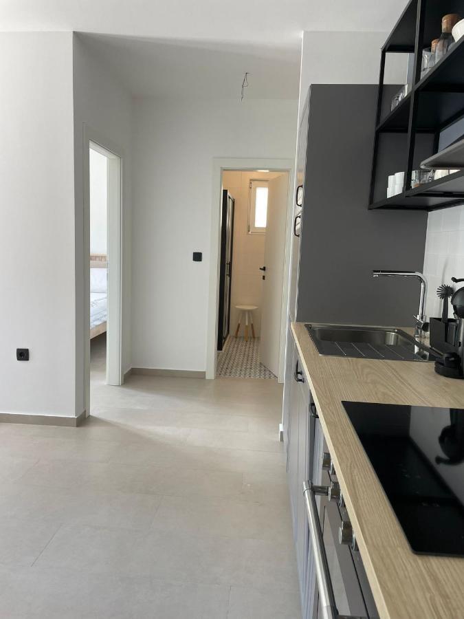 Apartment Sur La Plage Подстрана Экстерьер фото