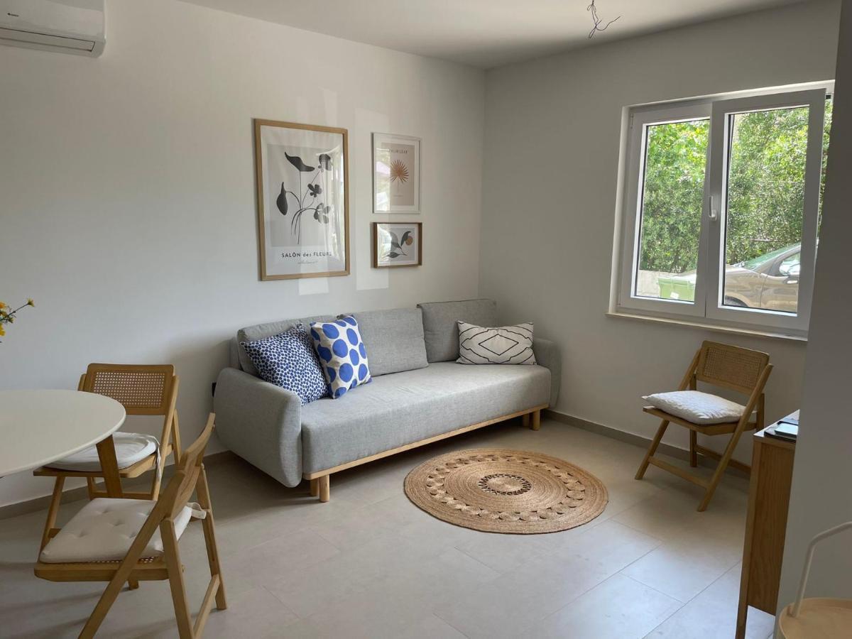 Apartment Sur La Plage Подстрана Экстерьер фото