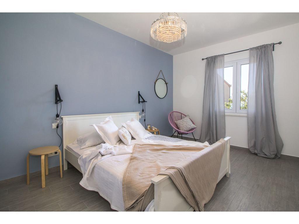 Apartment Sur La Plage Подстрана Экстерьер фото