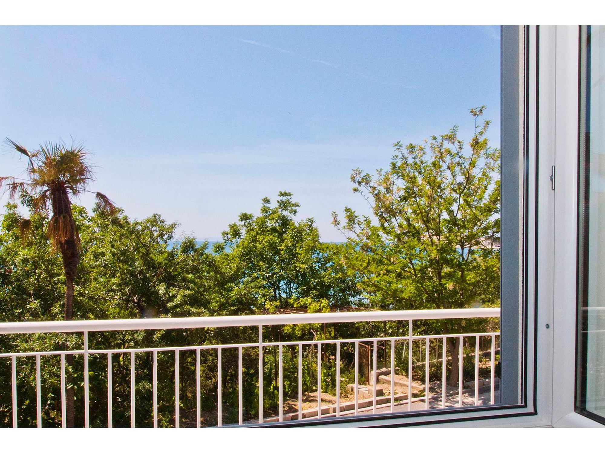 Apartment Sur La Plage Подстрана Экстерьер фото
