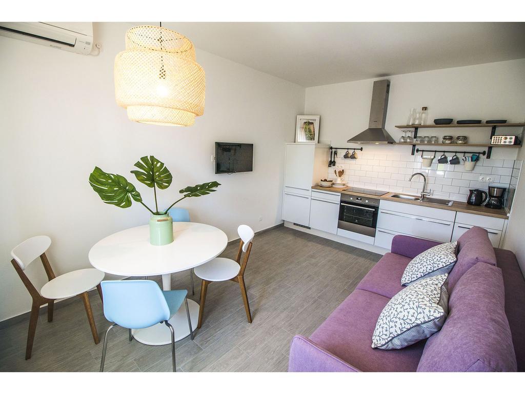 Apartment Sur La Plage Подстрана Экстерьер фото