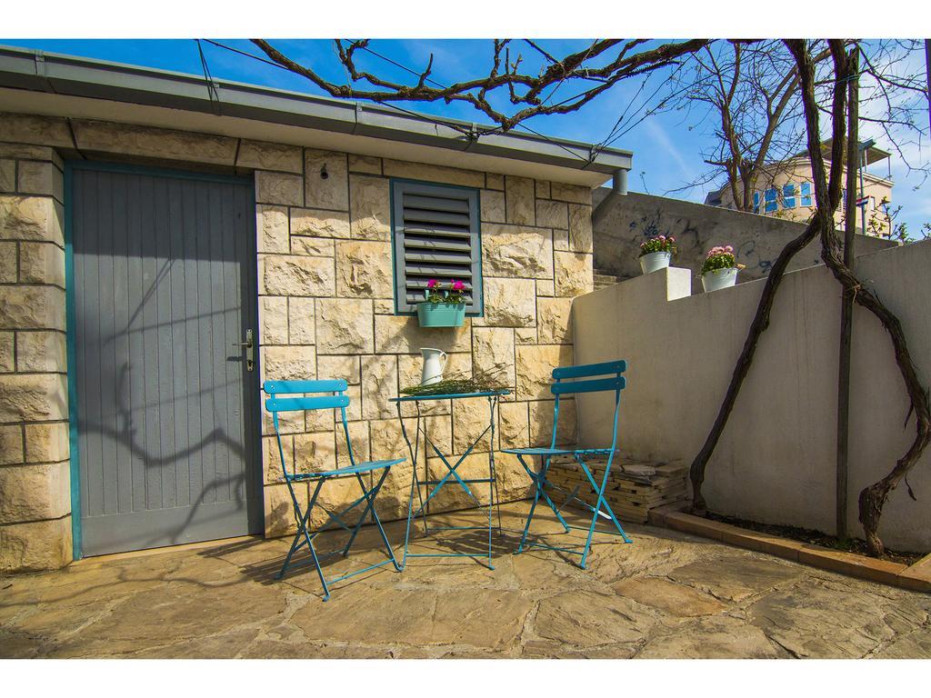 Apartment Sur La Plage Подстрана Экстерьер фото
