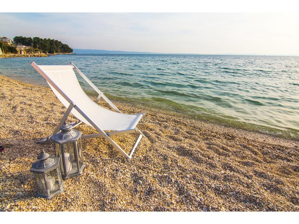 Apartment Sur La Plage Подстрана Экстерьер фото